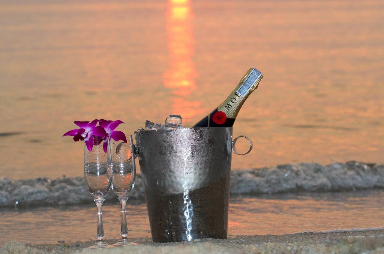 爱巴基棕榈日落海滩豪华别墅酒店 Taling Ngam Beach 外观 照片