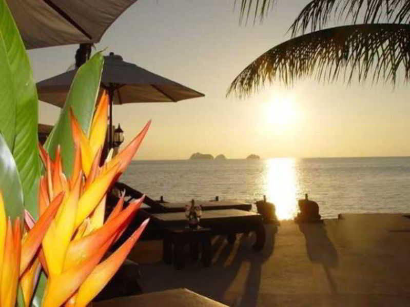 爱巴基棕榈日落海滩豪华别墅酒店 Taling Ngam Beach 外观 照片