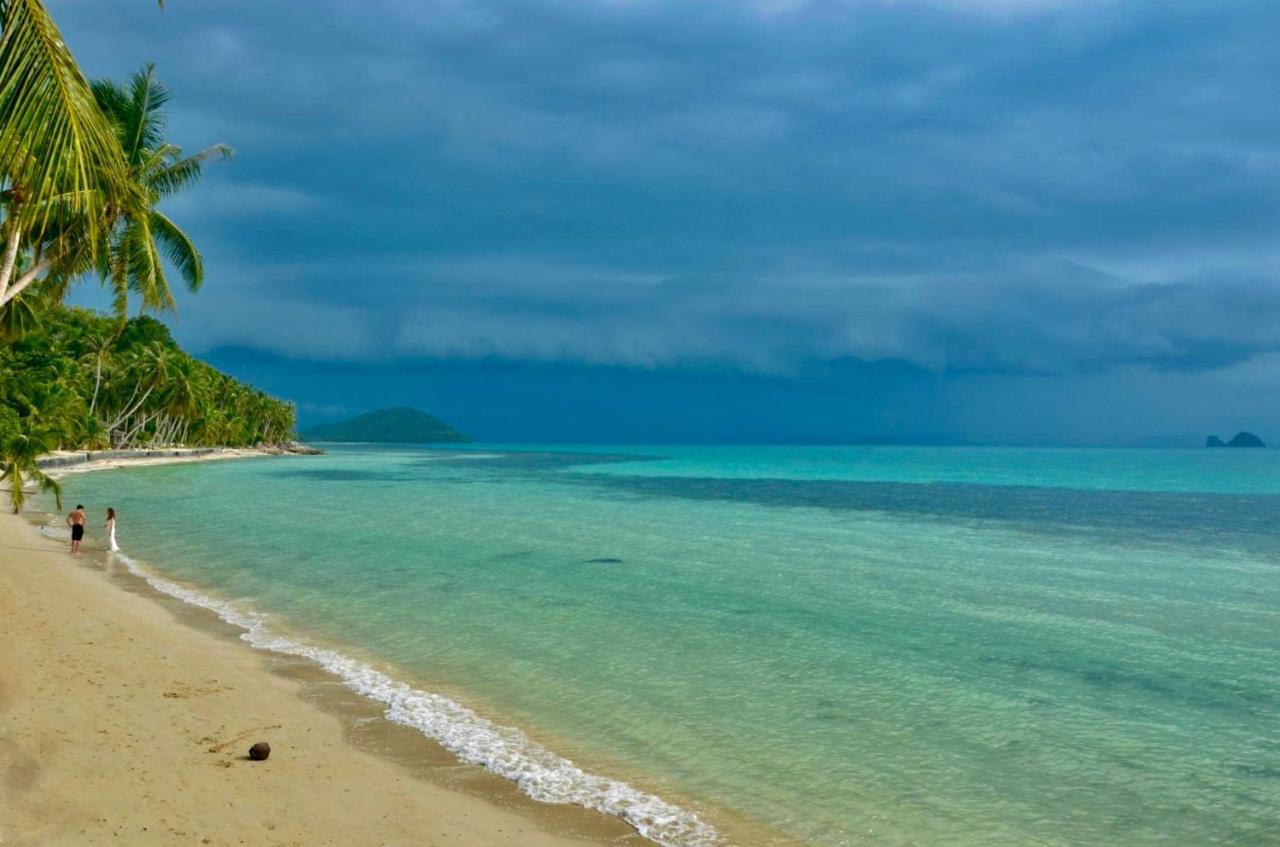 爱巴基棕榈日落海滩豪华别墅酒店 Taling Ngam Beach 外观 照片